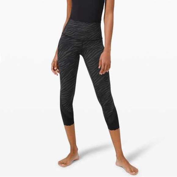 Lululemon Wunder Under High Rise Crop 23” Leggings Le Tigre Camo 8 - Picture 2 of 4